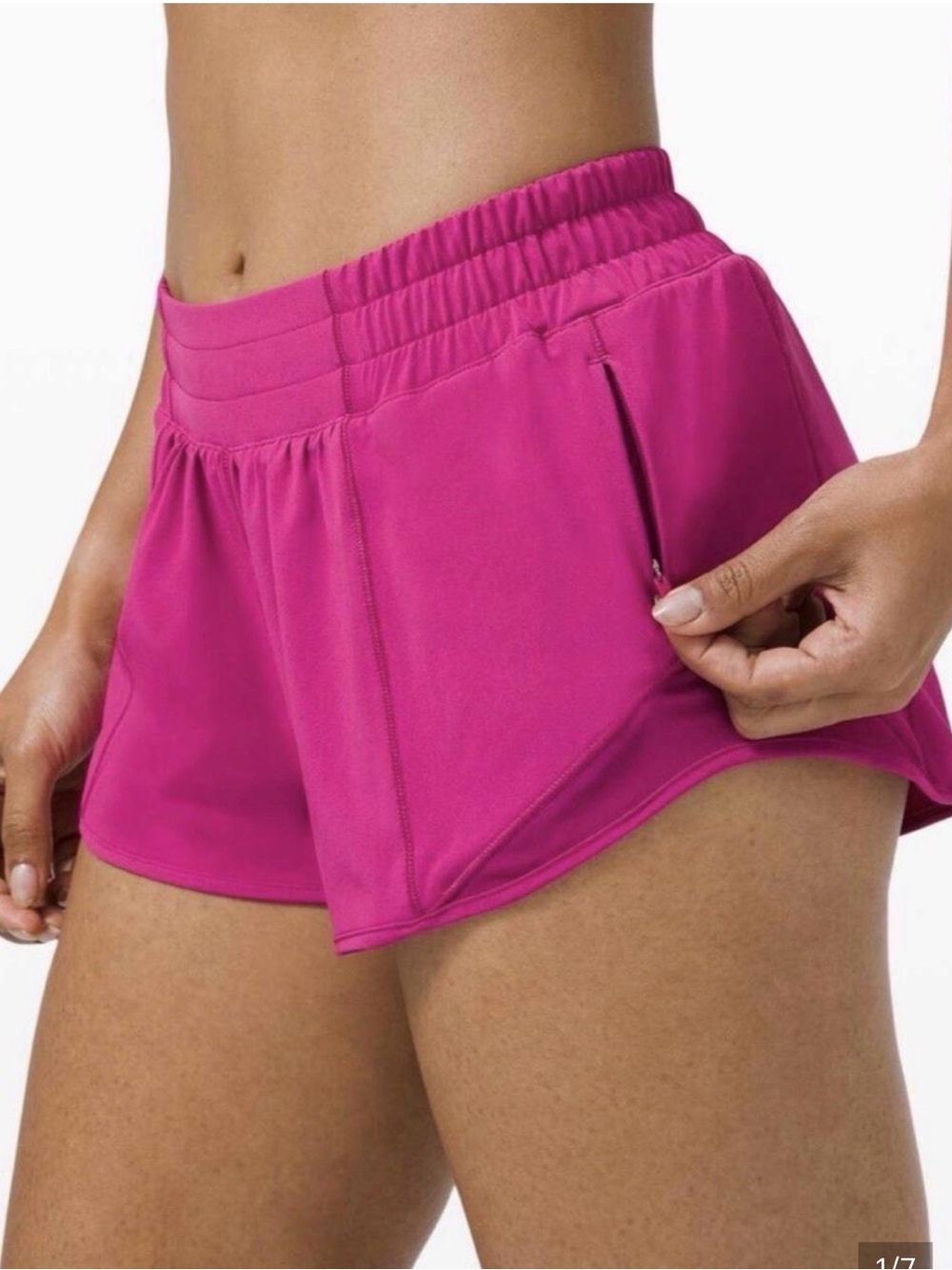 Lululemon Athletica Hotty Hot Short Size 6 - Ripened Raspberry Magenta Color